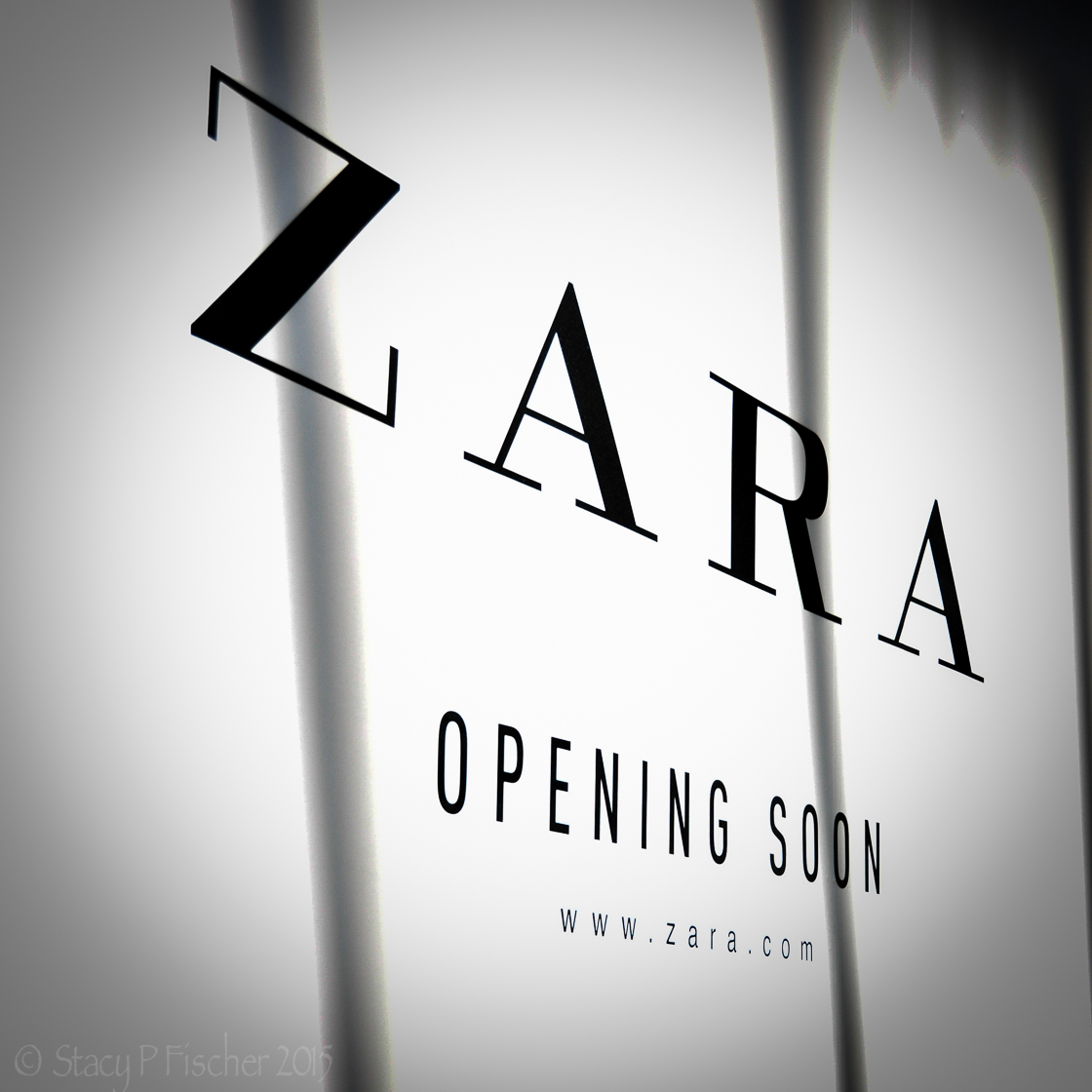 Zara storefront sign