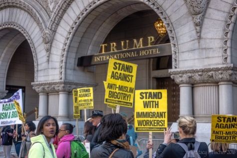 2016-10-trump-hotel-protest-4